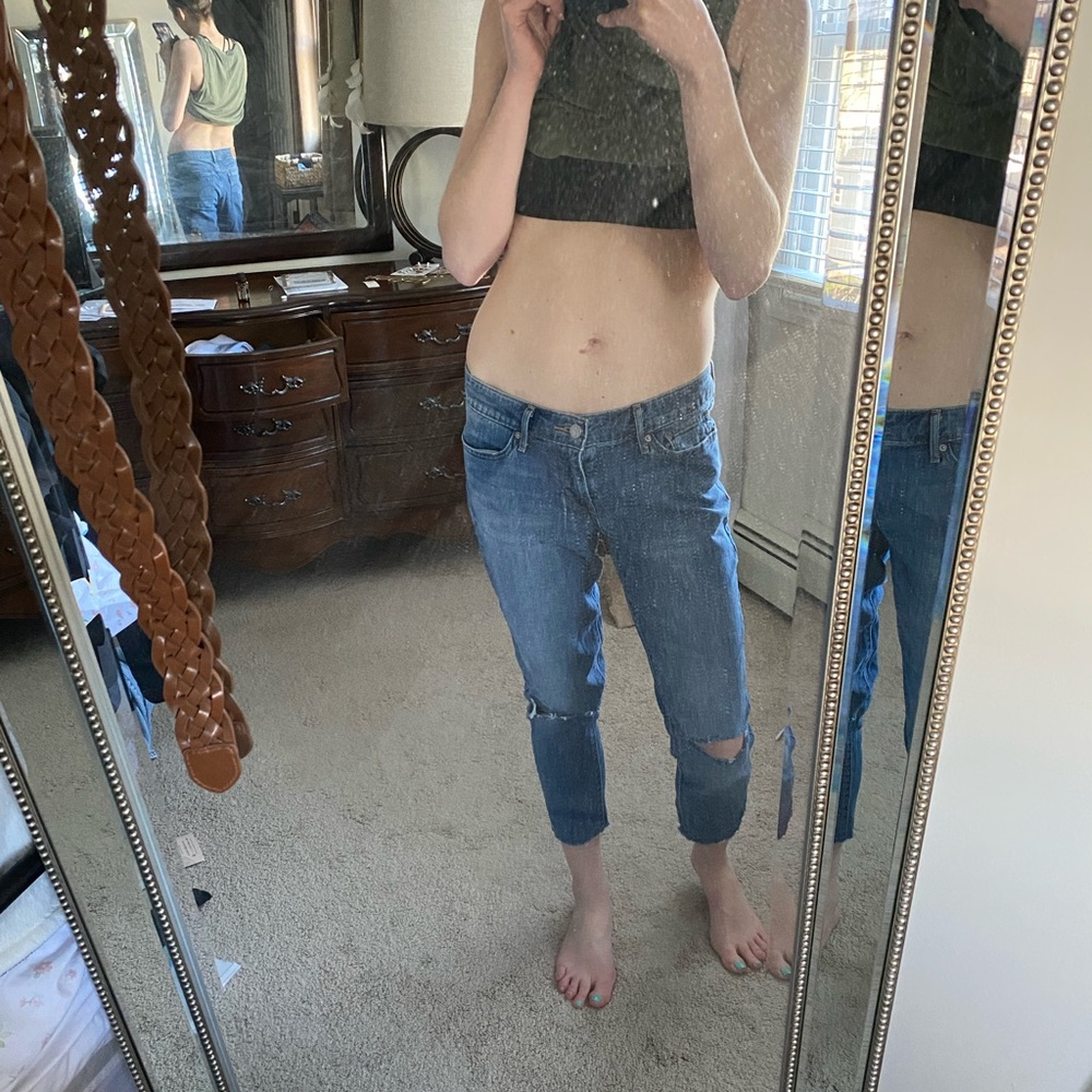 Levi’s low rise crop